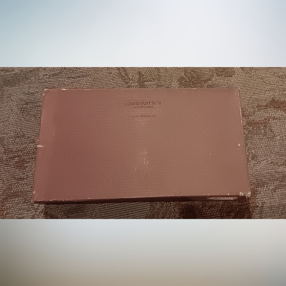 Louis Vuitton Monogrammed Wallet With Dust Bag and Orig Box - Picture 4 of 12